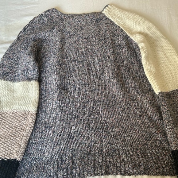 LOFT Color Block Sweater w Flared Sleeves - XS - Picture 3 of 3